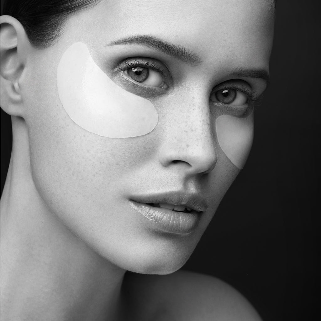 Werkt perfect tegen fijne lijntjes, kraaienpootjes en vermoeide huid rondom de ogen