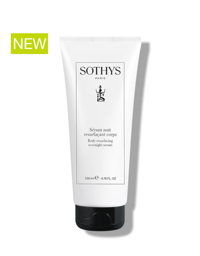 Sothys Serum Nuit Resurfacant Corps  heeft een vloeibare en fluweelzachte textuur en  omhult de huid met een beschermende film om de huid nacht na nacht zichtbaar te vernieuwen. Met een aantoonbaar gladmakend effect! 